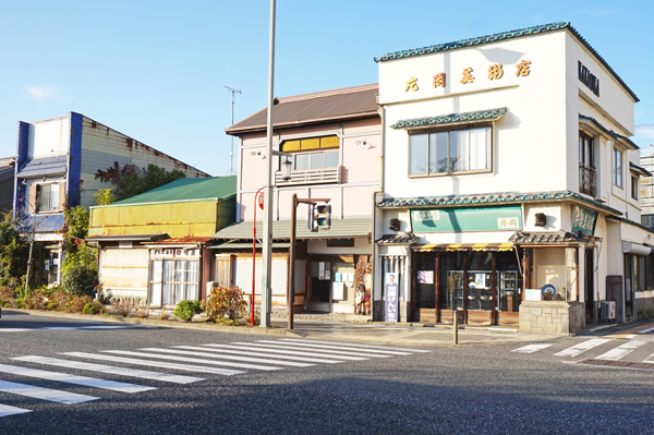 東海道沿いには様々なお店