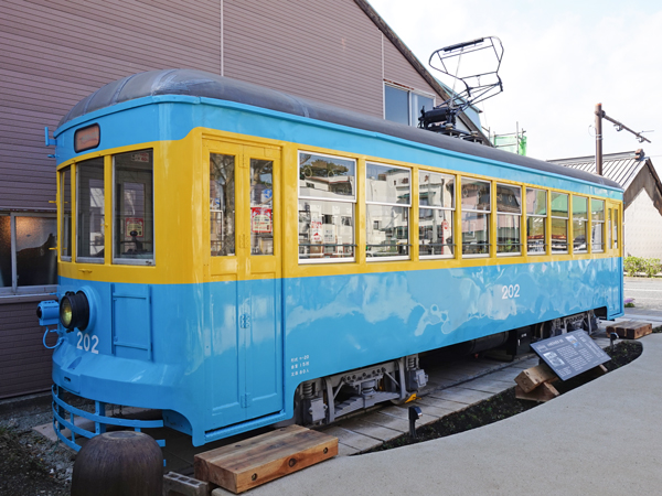 昭和中期まで小田原で活躍した市内電車（箱根口ガレージにて展示）